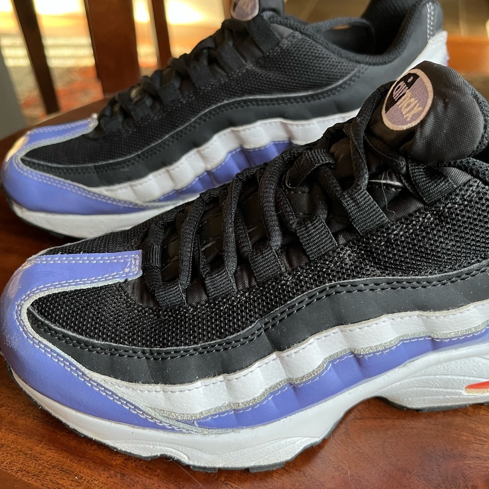 Girls Nike Air Max 95 Black Purple White - Picture 11 of 12